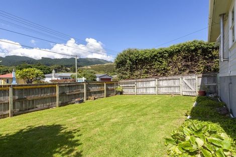 Photo of property in 4 Clarkes Crescent, Paekakariki, 5034
