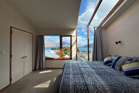 Photo of property in 27b Hallenstein Street, Queenstown, 9300