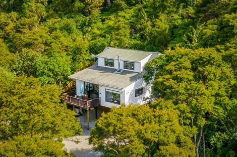 Photo of property in 26 Mceldowney Road, Titirangi, Auckland, 0604