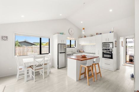 Photo of property in 1 Colenso Place, Otaki Beach, Otaki, 5512