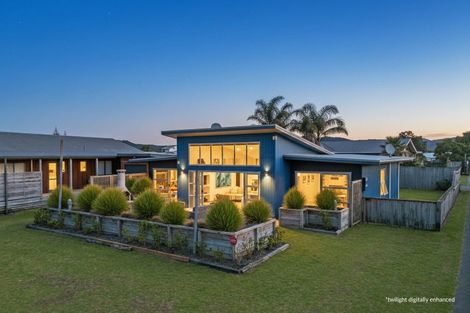 Photo of property in 113 Sands Crescent, Matarangi, Whitianga, 3592