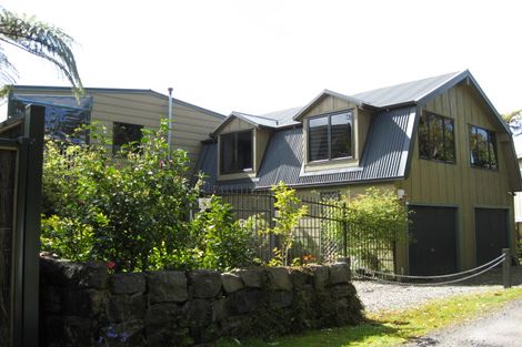 Photo of property in 5 Brabant Road, Waiatarua, Auckland, 0612