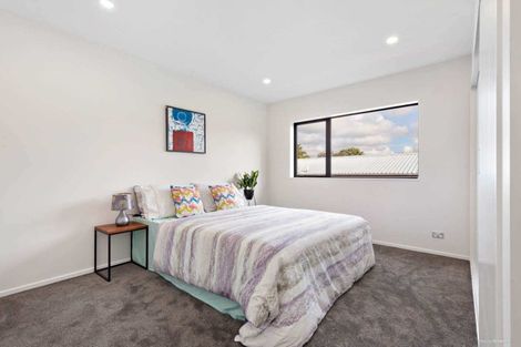 Photo of property in 18b Riverpark Crescent, Henderson, Auckland, 0610