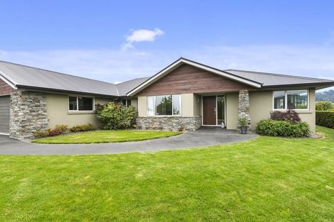 Photo of property in 9 Sunninghurst Drive, Fairfield, Dunedin, 9018