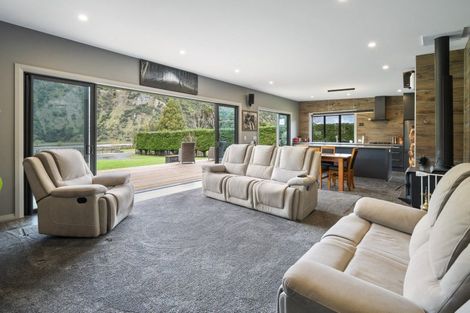 Photo of property in 193 Rowes Road, Hunterville, 4785