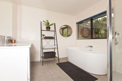 Photo of property in 73 Parakiore Road, Ngararatunua, Whangarei, 0176