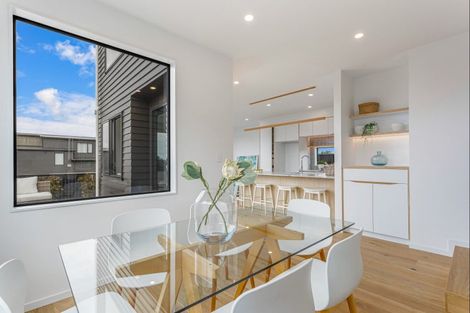 Photo of property in 5 Makumaku Place, Long Bay, Auckland, 0630