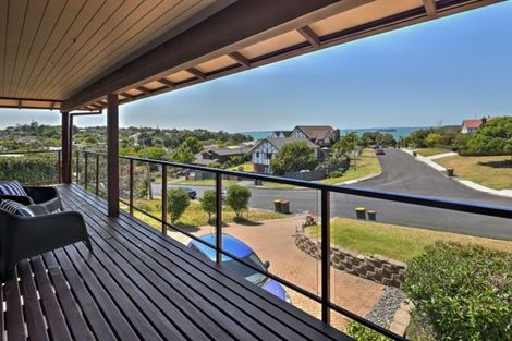 Photo of property in 47 Pah Road, Cockle Bay, Auckland, 2014