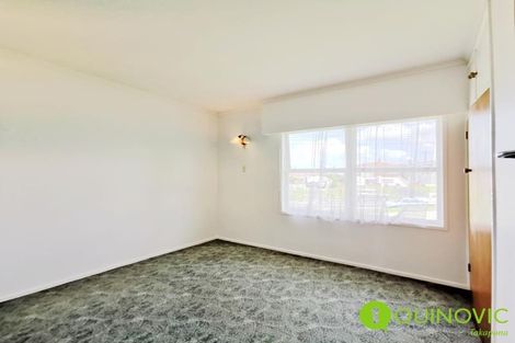 Photo of property in 520 Glenfield Road, Glenfield, Auckland, 0629