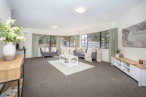 Photo of property in 11 Greenough Place, Rototuna, Hamilton, 3210