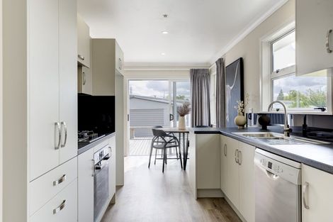 Photo of property in 24 Fairview Street, Fairview Downs, Hamilton, 3214