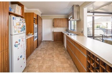 Photo of property in 399 Yaldhurst Road, Russley, Christchurch, 8042