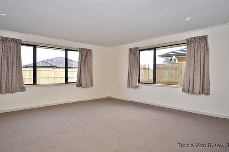 Photo of property in 100 Rosalie Terrace, Kelvin Grove, Palmerston North, 4414