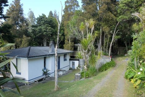 Photo of property in 85 Leigh Road, Leigh, 0985