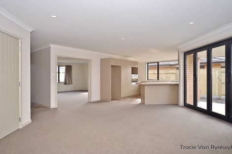 Photo of property in 100 Rosalie Terrace, Kelvin Grove, Palmerston North, 4414