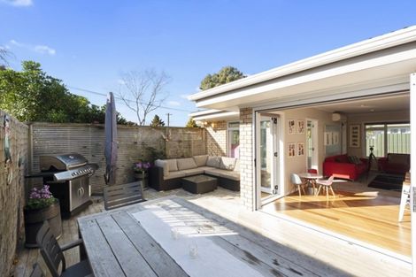 Photo of property in 18 Young Street, Claudelands, Hamilton, 3214