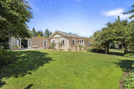 Photo of property in 2330 Kimbolton Road, Kiwitea, Feilding, 4777