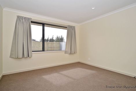 Photo of property in 100 Rosalie Terrace, Kelvin Grove, Palmerston North, 4414