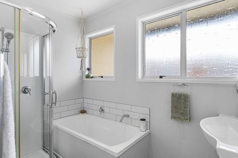 Photo of property in 31 Poaka Avenue, Dinsdale, Hamilton, 3204