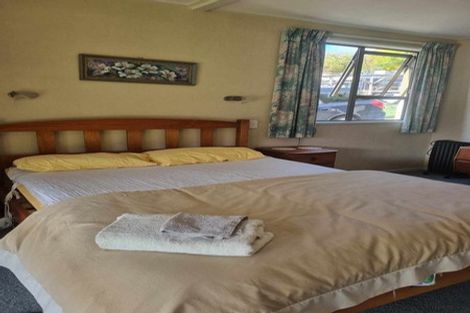 Photo of property in 12 Heuchan Lane, Wanaka, 9305