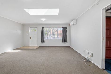 Photo of property in 1 Dunbarton Drive, Ranui, Auckland, 0612