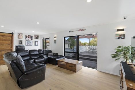 Photo of property in 24 Cemetery Road, Waiuku, 2123