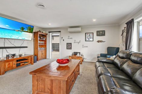 Photo of property in 28 Brightstone Crescent, Aranui, Christchurch, 8061