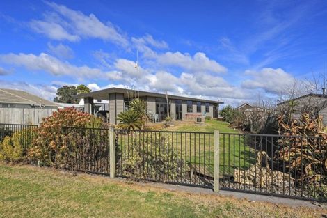 Photo of property in 22 Costello Crescent, Pukehina, Te Puke, 3189