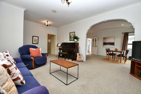 Photo of property in 2 Mckenzie Terrace, Carterton, 5713