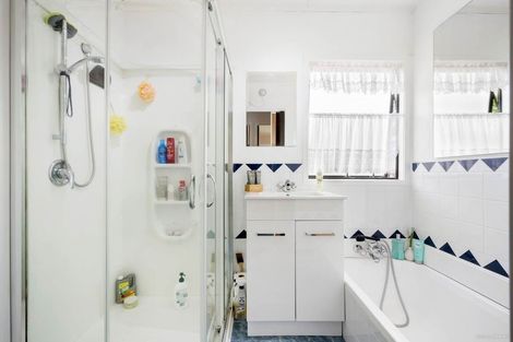 Photo of property in 221 Mahia Road, Wattle Downs, Auckland, 2103