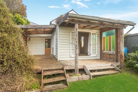 Photo of property in 82 View Road, Henderson, Auckland, 0612