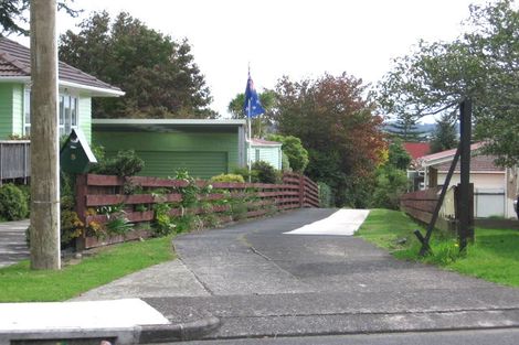 Photo of property in 3/3a Kirrie Avenue, Te Atatu South, Auckland, 0610