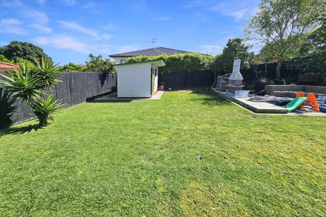 Photo of property in 121 Queens Road, Waikanae Beach, Waikanae, 5036