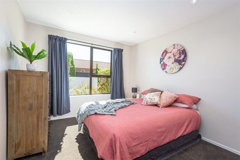 Photo of property in 9 Wakelin Place, Redwood, Christchurch, 8051