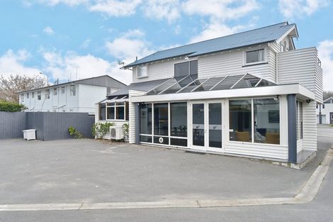 Photo of property in 4 Whitmore Street, Edgeware, Christchurch, 8013
