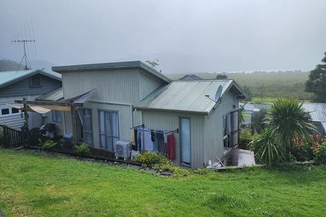 Photo of property in 30 Beach Road, Onerahi, Whangarei, 0110