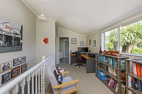 Photo of property in 2 Toop Street, Havelock North, 4130