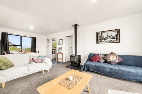 Photo of property in 19 Colenso Place, Otaki Beach, Otaki, 5512