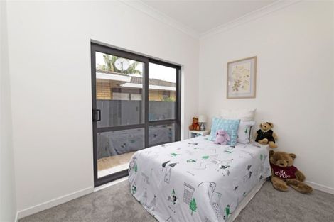 Photo of property in 209a Edmonton Road, Te Atatu South, Auckland, 0610