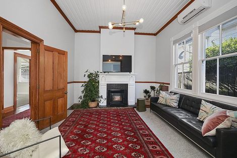 Photo of property in 8 Morley Street, New Plymouth, 4310