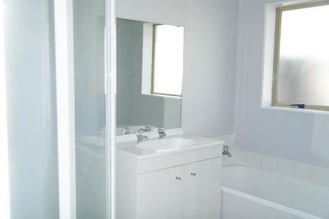 Photo of property in 1 Tullis Place, Burswood, Auckland, 2013