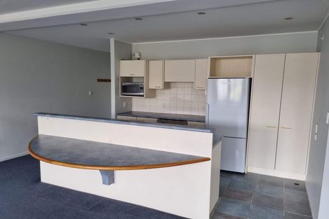 Photo of property in Grandstand Apartments, 37/80 Kent Terrace, Mount Victoria, Wellington, 6011