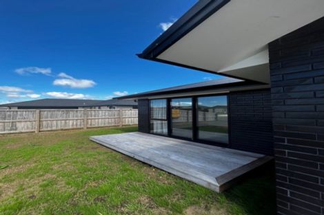 Photo of property in 34 Murray Ward Drive, Te Kauwhata, 3710