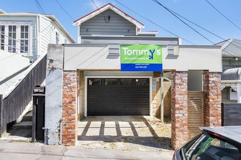 Photo of property in 8 Glendavar Street, Berhampore, Wellington, 6023