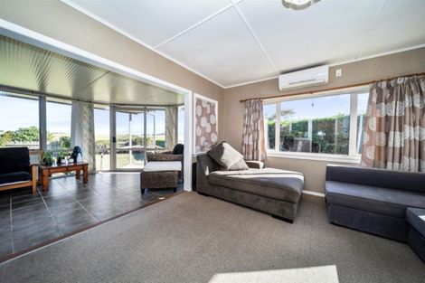 Photo of property in 50 Ketemarae Road, Normanby, Hawera, 4614