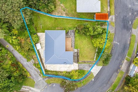 Photo of property in 16 Rintoul Grove, Stokes Valley, Lower Hutt, 5019
