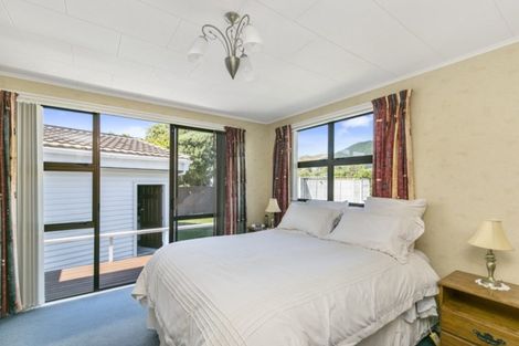 Photo of property in 150 Tilley Road, Paekakariki, 5034