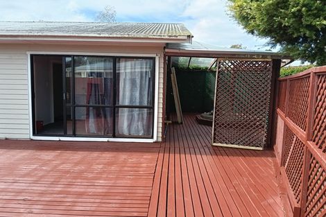 Photo of property in 8 Coletta Lane, Te Atatu South, Auckland, 0610