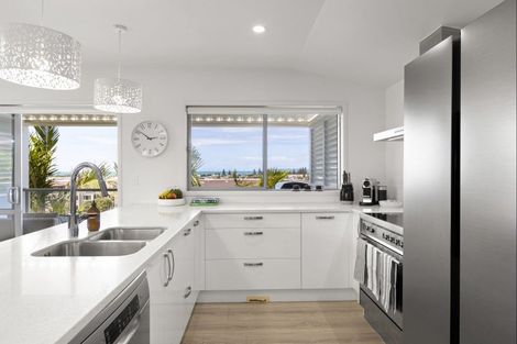 Photo of property in 33 The Ritz, Orewa, 0931