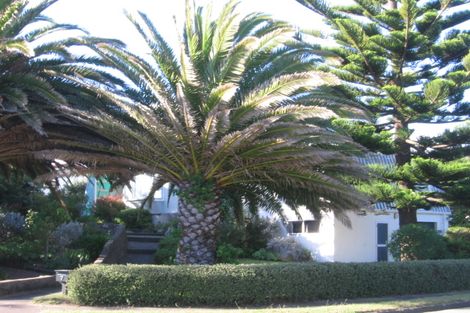 Photo of property in 7 Frances Street, Waikanae Beach, Waikanae, 5036